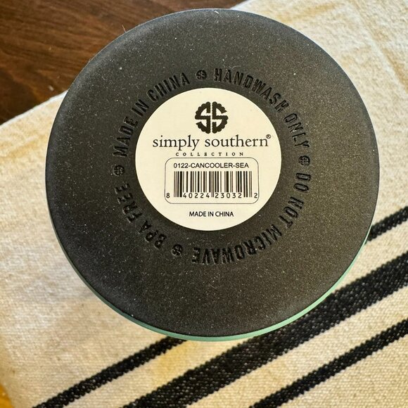 Simply by Simply Southern Can Cooler Mint  Hot Cold Technology 12oz - Picture 4 of 4